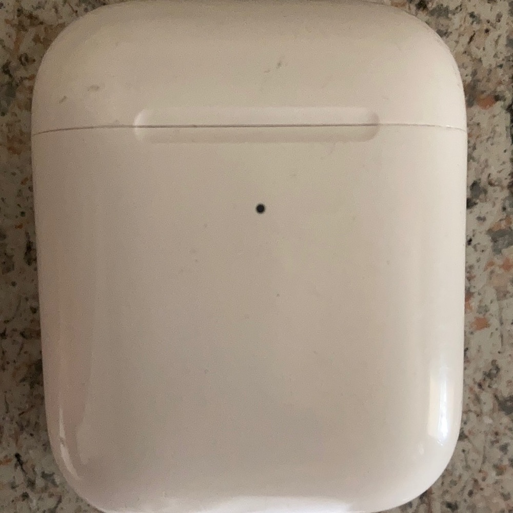 Apple AirPods 2nd generation great condition